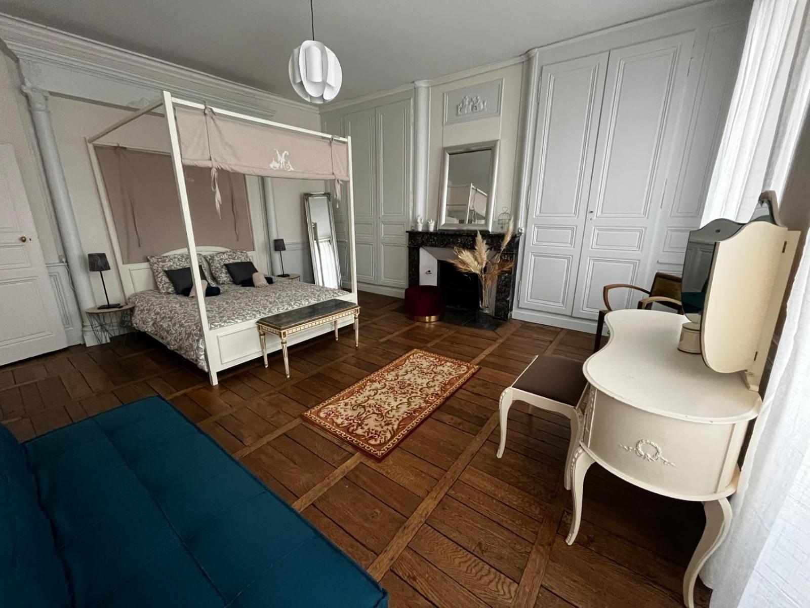 La Villa Louana 1 Appartement 160M2 Sobriete,Elegance En Coeur De Ville โอบุสซง ภายนอก รูปภาพ