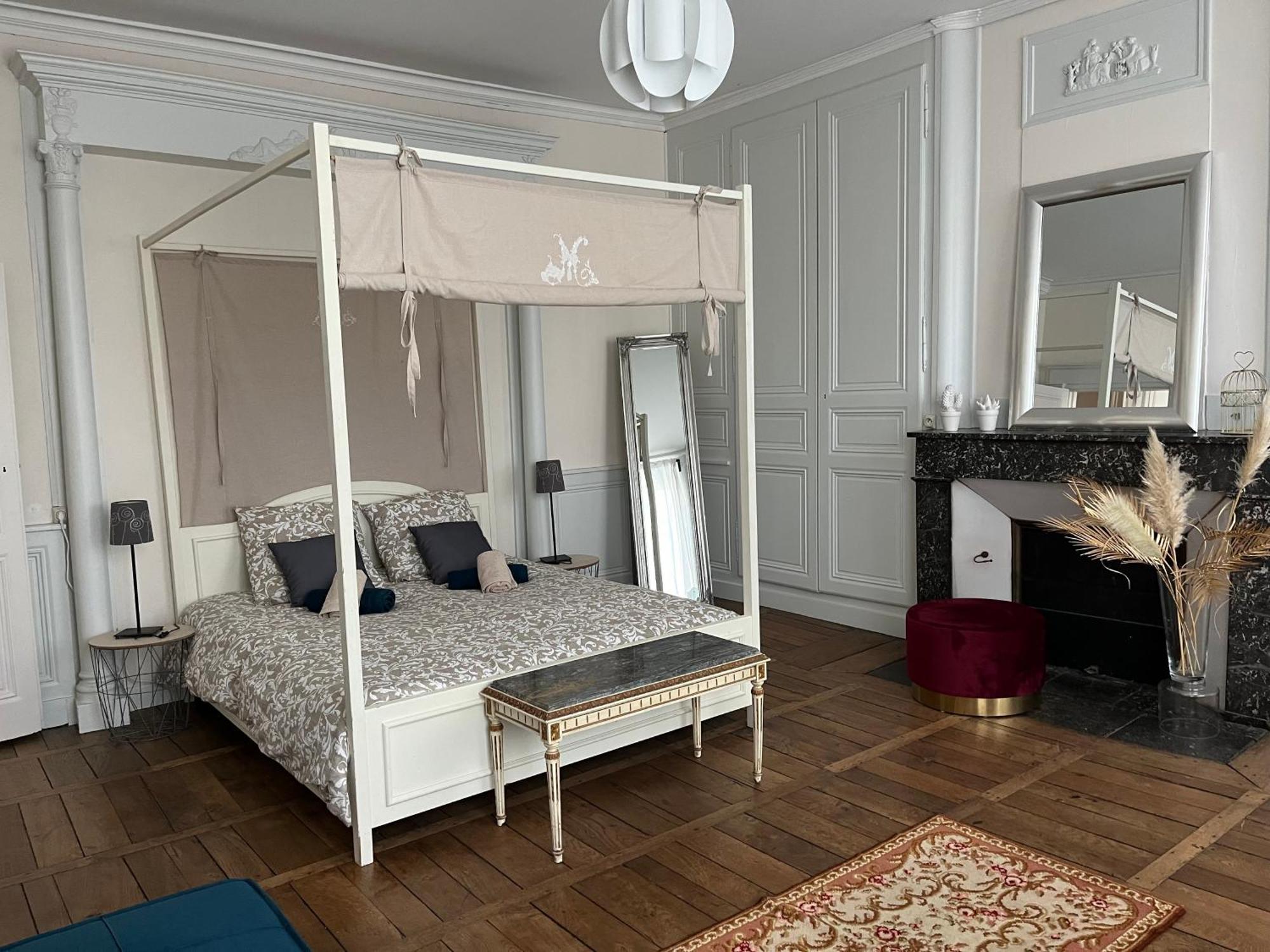 La Villa Louana 1 Appartement 160M2 Sobriete,Elegance En Coeur De Ville โอบุสซง ภายนอก รูปภาพ