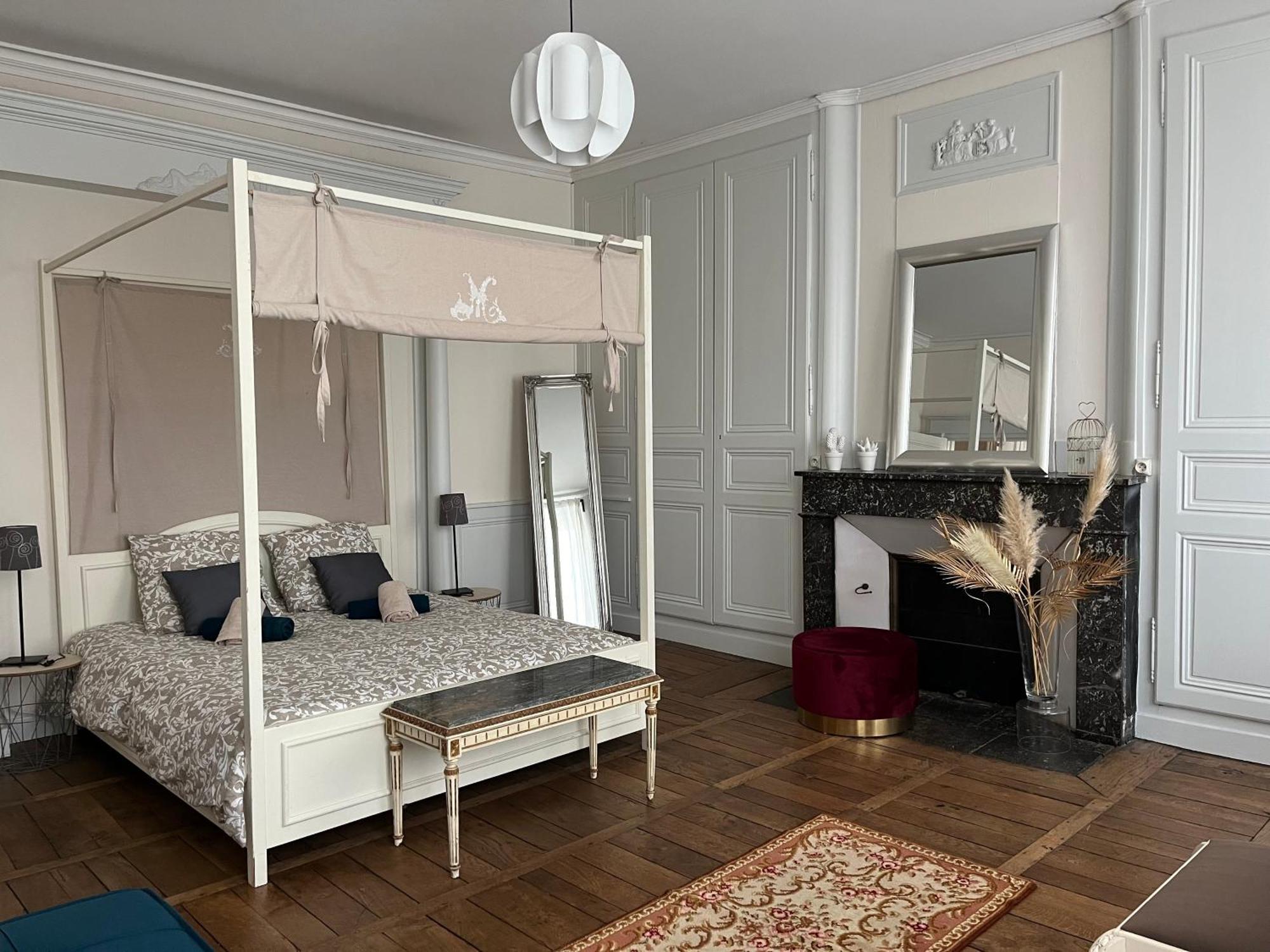 La Villa Louana 1 Appartement 160M2 Sobriete,Elegance En Coeur De Ville โอบุสซง ภายนอก รูปภาพ